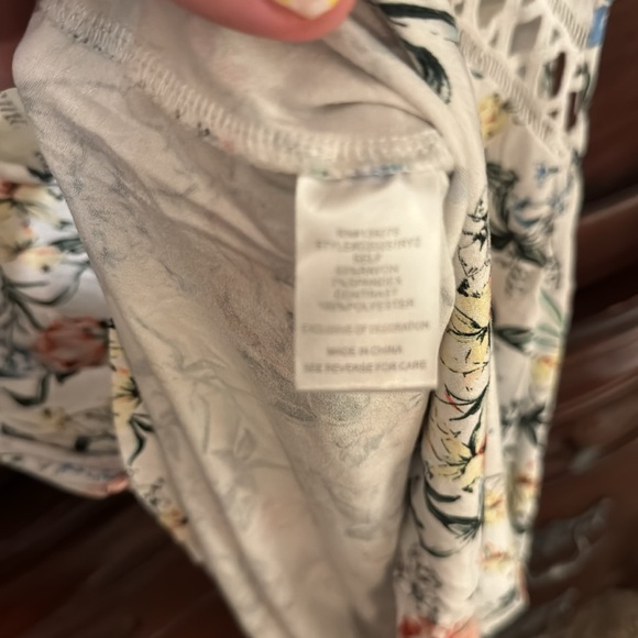 Daniel Rainn size large floral tank top - Picture 4 of 4